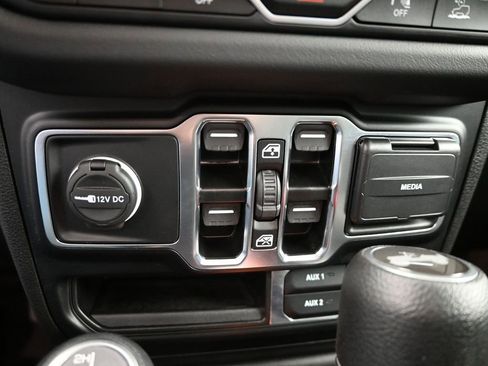 Used 2024 Jeep Wrangler Sahara w/ Safety Group image 21