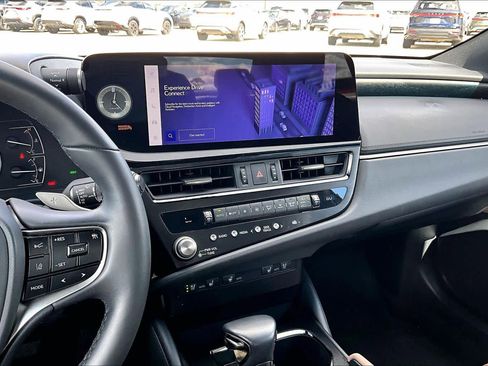 Used 2024 Lexus ES 300h w/ Premium Package image 7