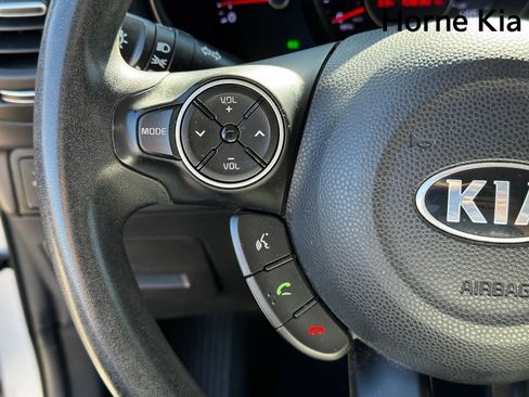 Used 2016 Kia Soul image 18
