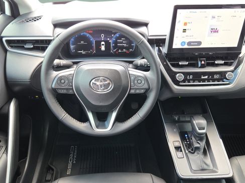 Used 2026 Toyota Corolla Cross XLE w/ Convenience Package FWD image 14