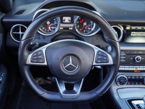 Used 2019 Mercedes-Benz SLC 300 image 28