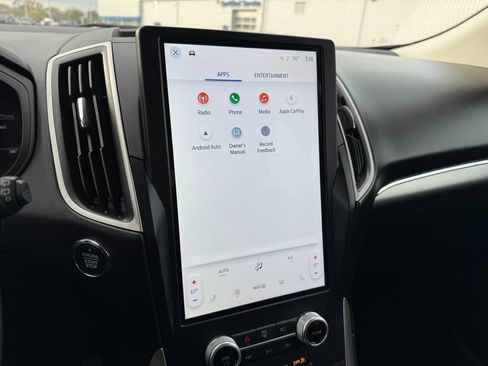 Used 2022 Ford Edge SEL image 17