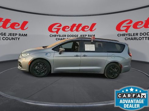 Used 2021 Chrysler Pacifica Limited w/ Premium & Safety Sphere Group image 4