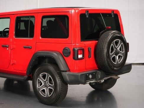 Used 2022 Jeep Wrangler Unlimited Sport w/ Sun And Sound Package AWD/4WD image 19