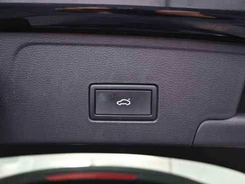 Used 2024 Volkswagen Atlas Cross Sport SE image 40