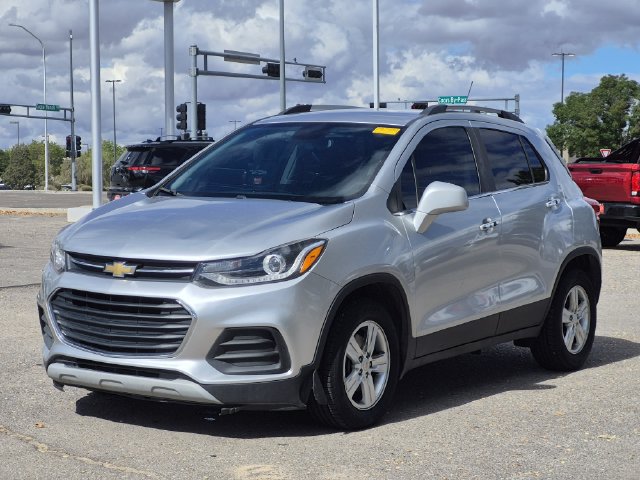 Used 2018 Chevrolet Trax LT w/ LT Convenience Package FWD image 3