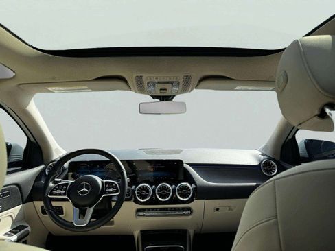 Used 2023 Mercedes-Benz GLA 250 w/ Premium Package image 37