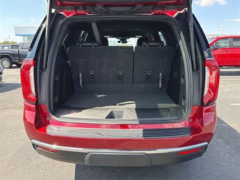Used 2023 GMC Yukon SLT image 25