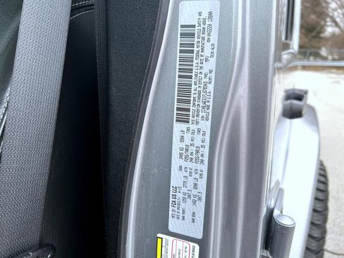 Used 2015 Jeep Wrangler Unlimited Sahara w/ Connectivity Group image 25