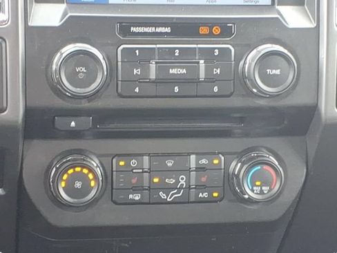 Used 2017 Ford F250 XLT w/ XLT Premium Package AWD/4WD image 14