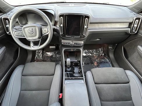 Used 2023 Volvo XC40 Recharge Ultimate AWD/4WD image 10
