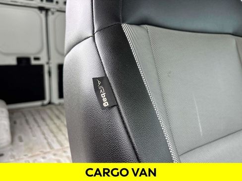 Used 2025 RAM ProMaster 2500 w/ Convenience Group FWD image 14