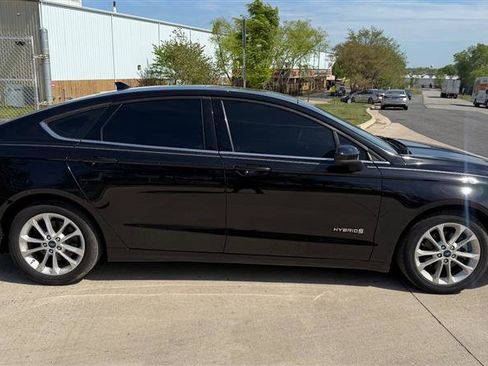Used 2019 Ford Fusion SE image 8