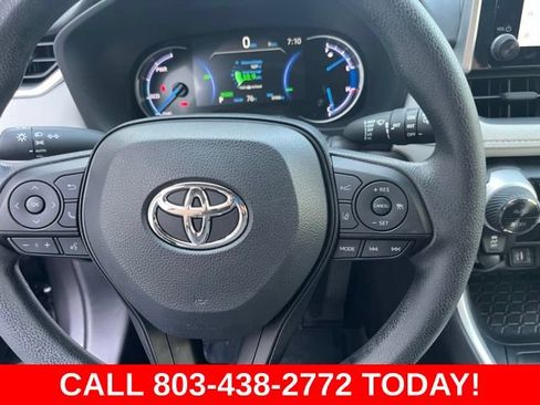 Used 2025 Toyota RAV4 XLE AWD/4WD image 19