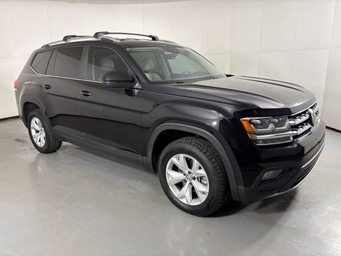 Used 2019 Volkswagen Atlas SE FWD image 2
