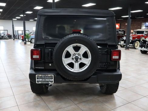 Used 2018 Jeep Wrangler Unlimited Sport S image 4
