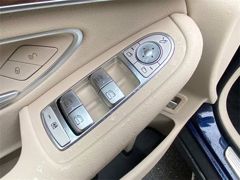 Used 2022 Mercedes-Benz GLC 300 4MATIC image 14