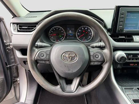 Used 2021 Toyota RAV4 XLE FWD image 11
