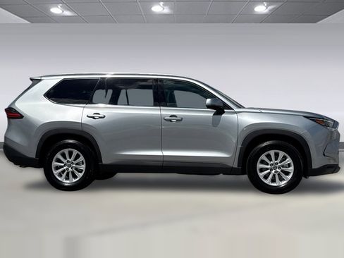 Used 2025 Toyota Grand Highlander FWD image 2
