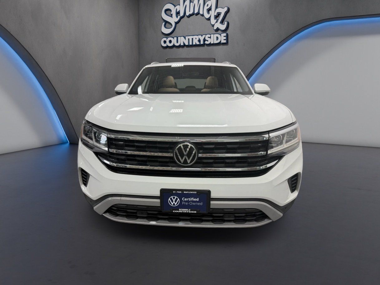 Certified 2020 Volkswagen Atlas Cross Sport SE w/ Panoramic Sunroof Package AWD/4WD image 2