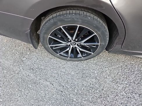 Used 2024 Toyota Camry SE image 11