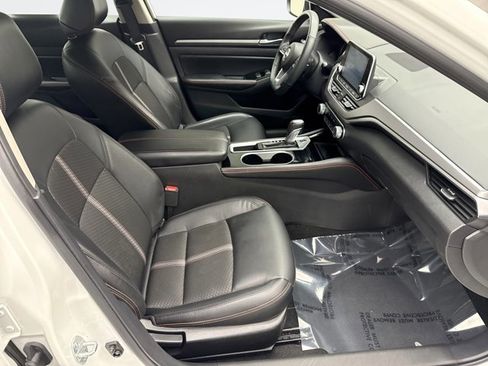 Used 2024 Nissan Altima 2.5 SR image 16