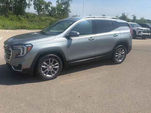Used 2023 GMC Terrain SLT w/ LPO, Floor Liner Package AWD/4WD image 2