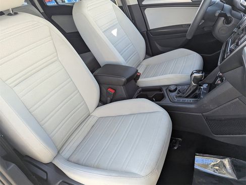 Used 2022 Volkswagen Tiguan S image 8