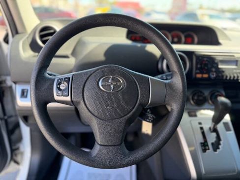 Used 2012 Scion xB FWD image 10