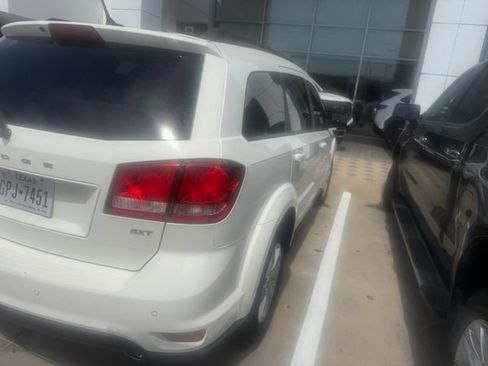Used 2015 Dodge Journey SXT w/ Flexible Seating Group AWD/4WD image 4