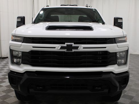 Used 2024 Chevrolet Silverado 2500 Custom RWD image 32