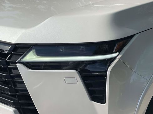 Used 2024 Lexus GX 550 w/ Accessory Package (Z1) AWD/4WD image 6