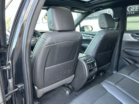 Used 2022 Cadillac XT5 Premium Luxury w/ Technology Package AWD/4WD image 12