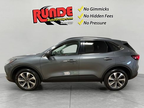 Used 2024 Ford Escape Platinum AWD/4WD image 3