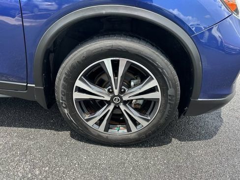 Used 2020 Nissan Rogue SV w/ Premium Package FWD image 30