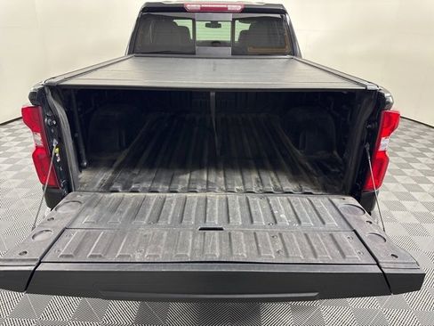 Used 2021 Chevrolet Silverado 1500 High Country image 9