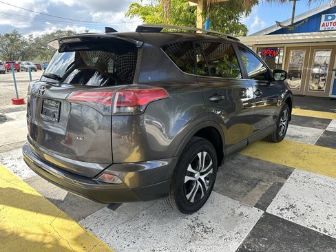 Used 2016 Toyota RAV4 LE FWD image 5