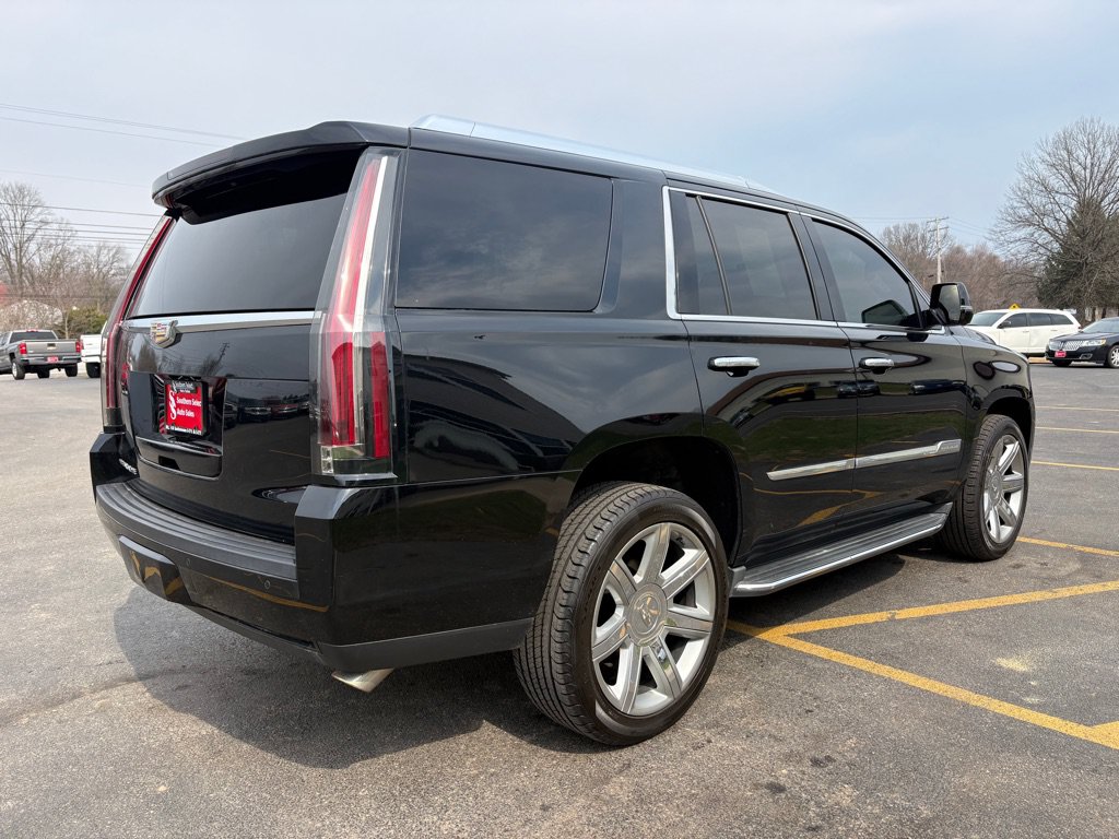 Used 2016 Cadillac Escalade Luxury AWD/4WD image 6