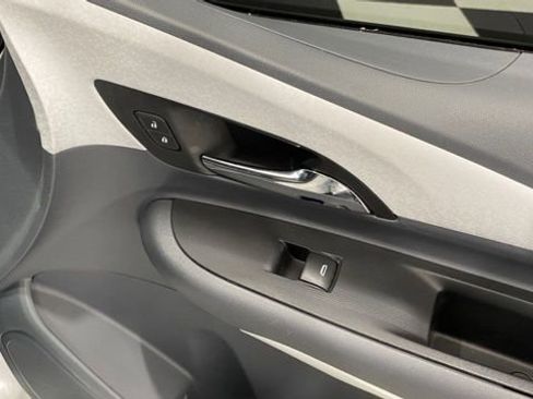 Used 2020 Chevrolet Bolt LT image 22