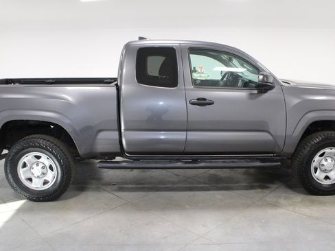 Used 2022 Toyota Tacoma SR image 11