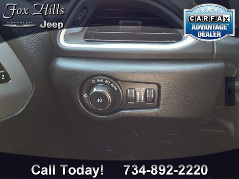 Certified 2026 Chrysler Pacifica Limited FWD image 18