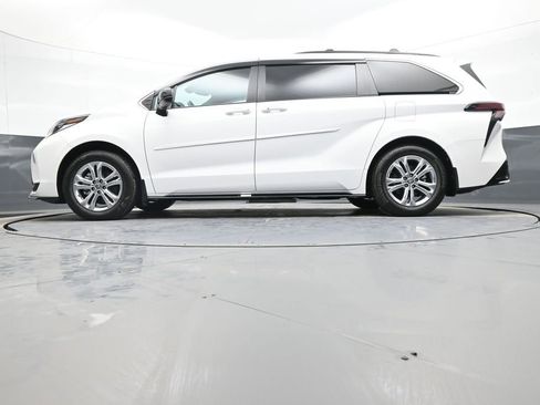 Certified 2023 Toyota Sienna XSE w/ XSE Plus Package image 36