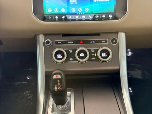 Used 2017 Land Rover Range Rover Sport HSE AWD/4WD image 12
