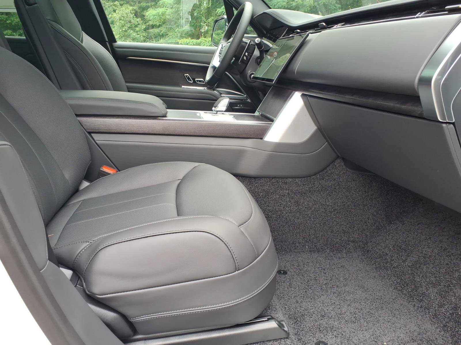 New 2026 Land Rover Range Rover SE AWD/4WD image 3
