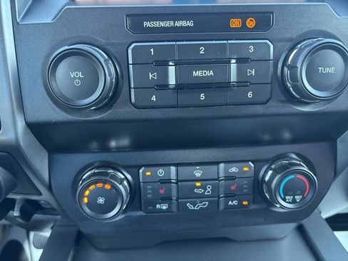 Used 2019 Ford F150 XLT w/ Equipment Group 302A Luxury AWD/4WD image 15