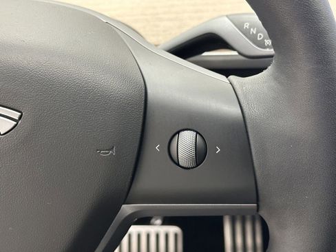 Used 2021 Tesla Model Y Long Range image 28