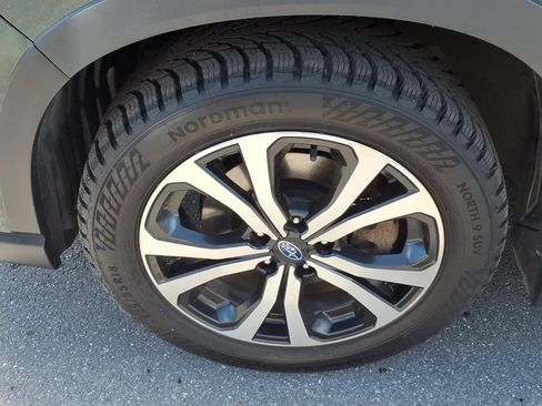 Used 2023 Subaru Forester Limited AWD/4WD image 9