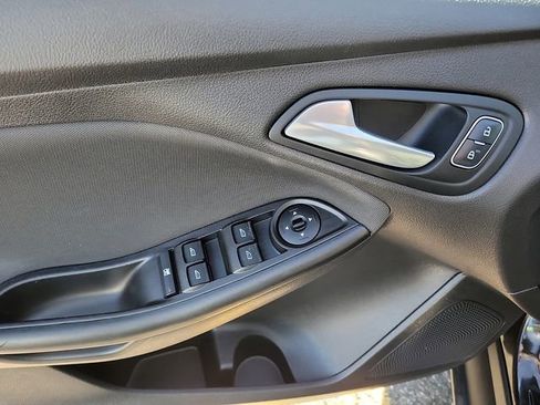 Used 2017 Ford Focus SE image 13