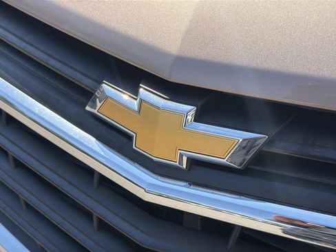 Used 2019 Chevrolet Equinox LT w/ Driver Convenience Package FWD image 13
