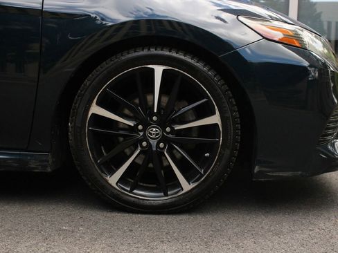 Used 2018 Toyota Camry XSE w/ Driver Assist Package FWD image 4